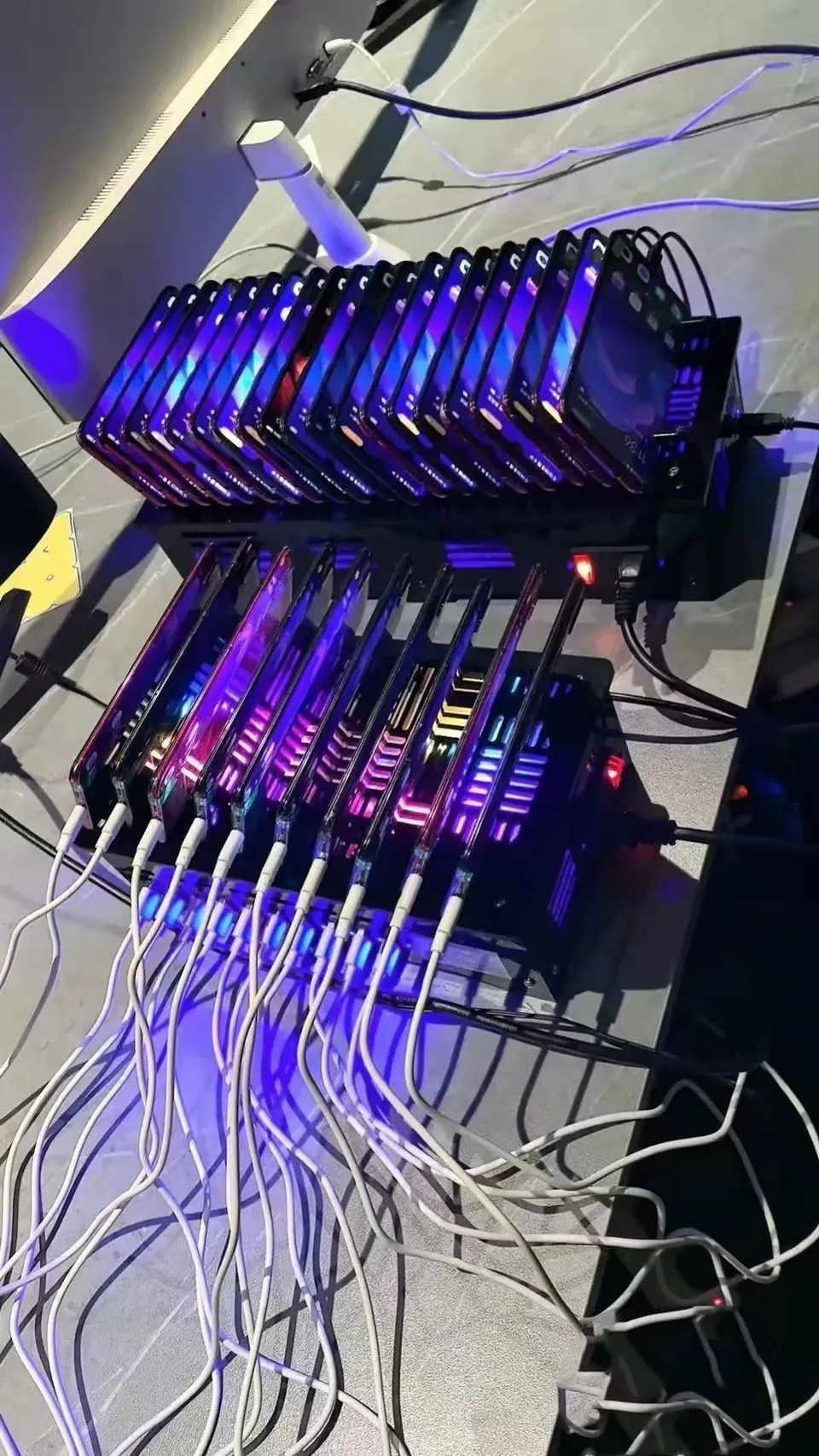 Ferme de téléphones, référence fournie